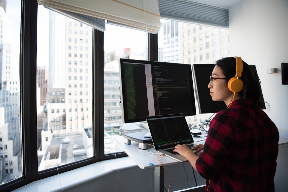 10 Signs Your Website Needs a Redesign in 2024